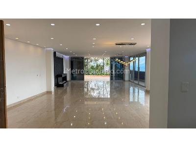 Casa de 5 alcobas en venta en Las Palmas, Medellín, 1637 m² · foto 3 de 20