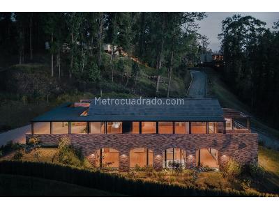 Casa de 3 alcobas en venta en Alto Las Palmas, Envigado, 1100 m² · foto 2 de 15