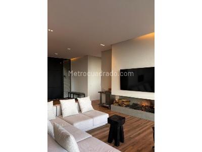 Casa de 3 alcobas en venta en Loma Del Escobero, Envigado, 270 m² · foto 2 de 17