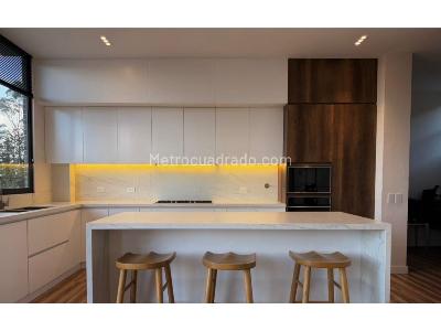 Casa de 3 alcobas en venta en Loma Del Escobero, Envigado, 270 m² · foto 3 de 17