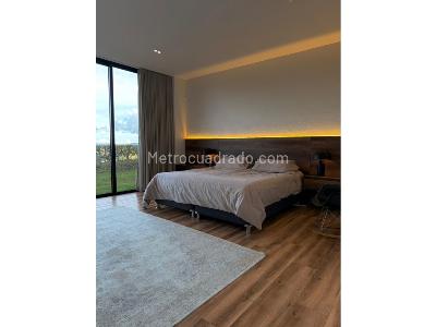 Casa de 3 alcobas en venta en Loma Del Escobero, Envigado, 270 m² · foto 10 de 17