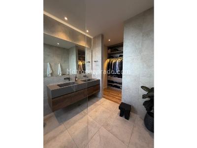 Casa de 3 alcobas en venta en Loma Del Escobero, Envigado, 270 m² · foto 11 de 17