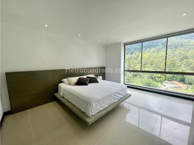 Apartamento de 5 alcobas en venta en El Poblado, Medellín, 270 m² · foto 15 de 19