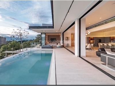 Casa de 4 alcobas en venta en El Poblado, Medellín, 1500 m² · foto 2 de 18