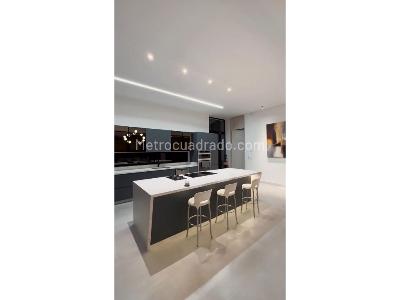 Casa de 4 alcobas en venta en El Poblado, Medellín, 1500 m² · foto 6 de 18