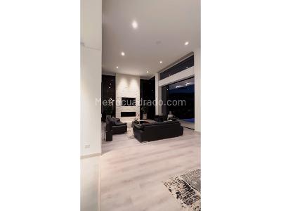 Casa de 4 alcobas en venta en El Poblado, Medellín, 1500 m² · foto 8 de 18