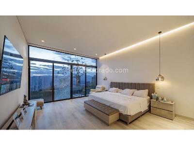 Casa de 4 alcobas en venta en El Poblado, Medellín, 1500 m² · foto 12 de 18