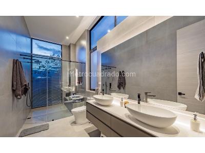 Casa de 4 alcobas en venta en El Poblado, Medellín, 1500 m² · foto 17 de 18