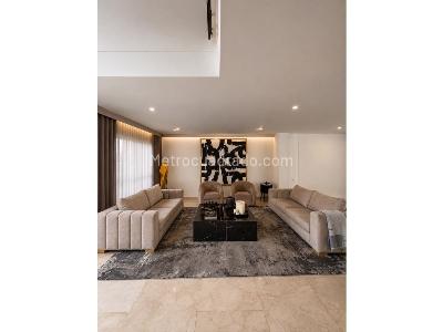 Casa de 4 alcobas en venta en El Poblado, Medellín, 595 m² · foto 4 de 20