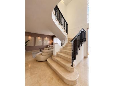 Casa de 4 alcobas en venta en El Poblado, Medellín, 595 m² · foto 11 de 20