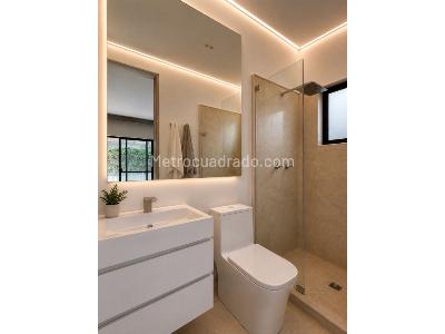 Casa de 4 alcobas en venta en El Poblado, Medellín, 595 m² · foto 19 de 20