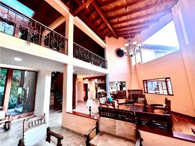 Casa de 4 alcobas en venta en Las Palmas, Medellín · foto 2 de 20