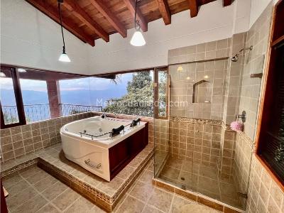 Casa de 4 alcobas en venta en Las Palmas, Medellín · foto 11 de 20