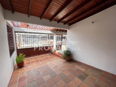 Casa en venta en Prados Del Norte, Cúcuta · foto 3 de 19