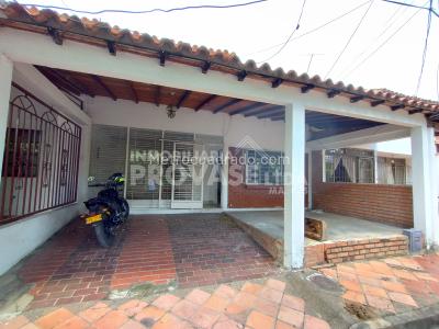 Casa de 4 alcobas en venta en Av Libertadores, Cúcuta, 136 m² · foto 2 de 18