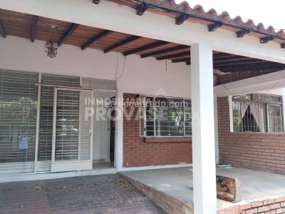 Casa de 4 alcobas en venta en Av Libertadores, Cúcuta, 136 m² · foto 4 de 18