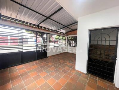 Casa de 3 alcobas en venta en Lleras Restrepo, Cúcuta, 185 m² · foto 2 de 20