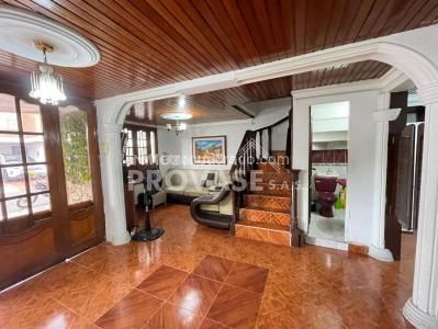 Casa de 4 alcobas en venta en Av Libertadores, Cúcuta, 200 m² · foto 2 de 20