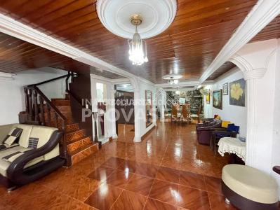 Casa de 4 alcobas en venta en Av Libertadores, Cúcuta, 200 m² · foto 3 de 20