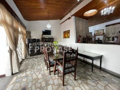 Casa de 5 alcobas en venta en Caobos, Cúcuta, 299 m² · foto 12 de 20