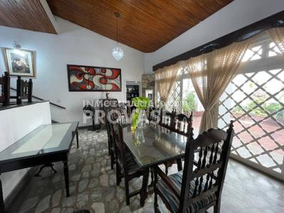 Casa de 5 alcobas en venta en Caobos, Cúcuta, 299 m² · foto 13 de 20