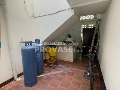 Casa de 5 alcobas en venta en Caobos, Cúcuta, 299 m² · foto 16 de 20