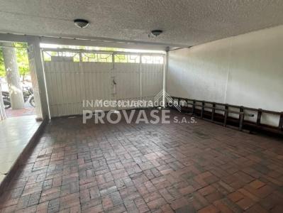 Casa de 3 alcobas en venta en La Castellana, Cúcuta, 240 m² · foto 2 de 19