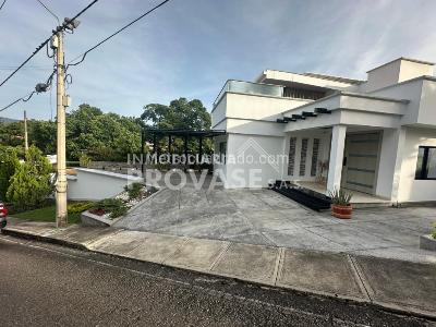 Casa de 5 alcobas en venta en Bocono, Cúcuta, 200 m² · foto 2 de 14