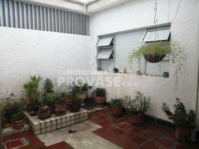 Casa de 4 alcobas en venta en Blanco, Cúcuta, 425 m² · foto 12 de 18