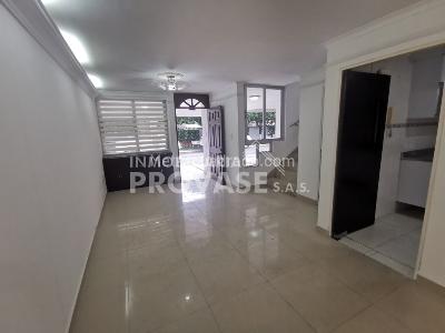Casa de 3 alcobas en venta en Av, Cúcuta, 160 m² · foto 2 de 20