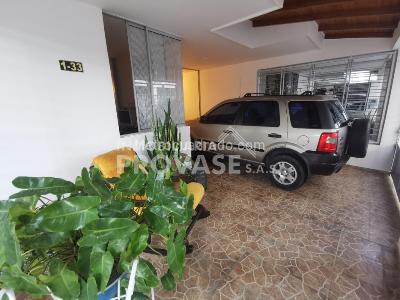 Casa de 4 alcobas en venta en Prados Del Este, Cúcuta, 174 m² · foto 2 de 20