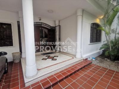 Casa de 5 alcobas en venta en Caobos, Cúcuta, 780 m² · foto 2 de 20