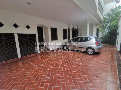 Casa de 5 alcobas en venta en Caobos, Cúcuta, 780 m² · foto 3 de 20