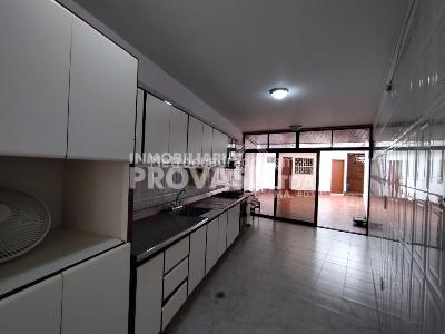 Casa de 5 alcobas en venta en Blanco, Cúcuta, 350 m² · foto 3 de 19