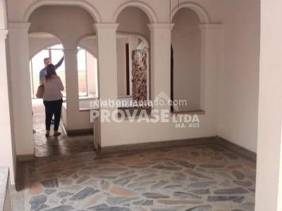 Casa de 4 alcobas en venta en Quinta Oriental, Cúcuta, 178 m² · foto 2 de 11