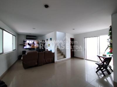 Casa de 3 alcobas en venta en San Luis, Cúcuta, 312 m² · foto 2 de 13