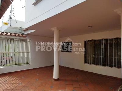Casa de 4 alcobas en venta en El Rosal, Cúcuta, 260 m² · foto 2 de 20