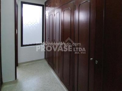 Apartamento de 3 alcobas en venta en La Riviera, Cúcuta, 217 m² · foto 10 de 20
