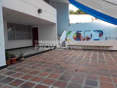 Casa de 5 alcobas en venta en La Riviera, Cúcuta, 470 m² · foto 4 de 14