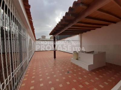 Casa de 5 alcobas en venta en La Riviera, Cúcuta, 470 m² · foto 12 de 14