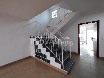 Casa de 5 alcobas en venta en Lleras Restrepo, Cúcuta, 420 m² · foto 2 de 20