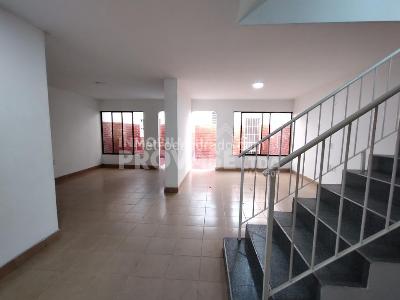 Casa de 5 alcobas en venta en Lleras Restrepo, Cúcuta, 420 m² · foto 3 de 20