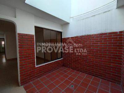 Casa de 5 alcobas en venta en Lleras Restrepo, Cúcuta, 420 m² · foto 9 de 20