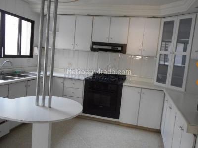 Casa de 3 alcobas en venta en Caobos, Cúcuta, 339 m² · foto 4 de 7