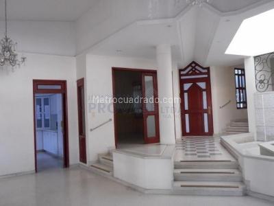 Casa de 3 alcobas en venta en Caobos, Cúcuta, 339 m² · foto 5 de 7