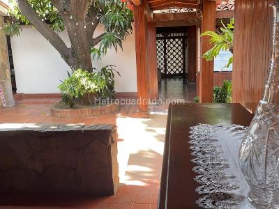 Casa de 3 alcobas en venta en Caobos, Cúcuta, 269 m² · foto 6 de 6