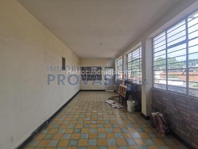 Casa de 5 alcobas en venta en Lleras Restrepo, Cúcuta, 300 m² · foto 13 de 20