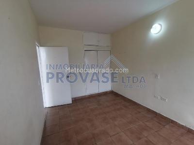 Casa de 5 alcobas en venta en Lleras Restrepo, Cúcuta, 300 m² · foto 14 de 20