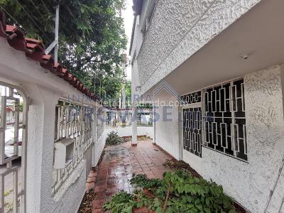 Casa de 5 alcobas en venta en Blanco, Cúcuta, 300 m² · foto 2 de 20