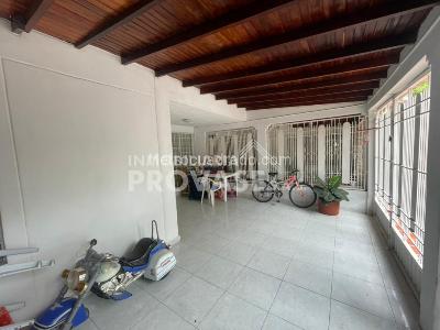 Casa en venta en Prados Del Este, Cúcuta · foto 2 de 15